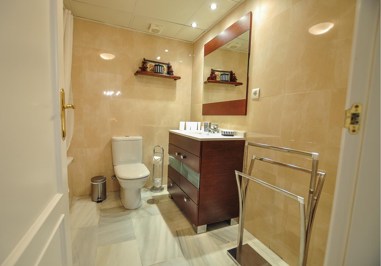 Апартаменты Acogedor Apartamento Junto A Calle Larios By Renthas Малага Экстерьер фото