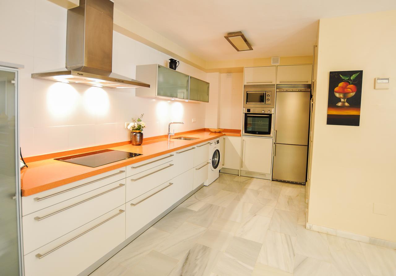 Апартаменты Acogedor Apartamento Junto A Calle Larios By Renthas Малага Экстерьер фото